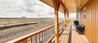 Wraparound Deck: Newly Built Home in Grangeville!