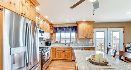 Wraparound Deck: Newly Built Home in Grangeville!