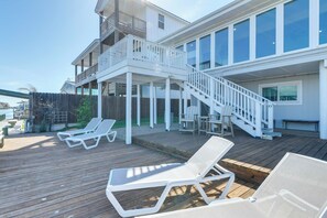 Interior - Waterfront Home w/ Deck & Pool in City-by-the-sea (Aransas Pass)