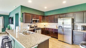 House (4 Bedrooms) | Interior