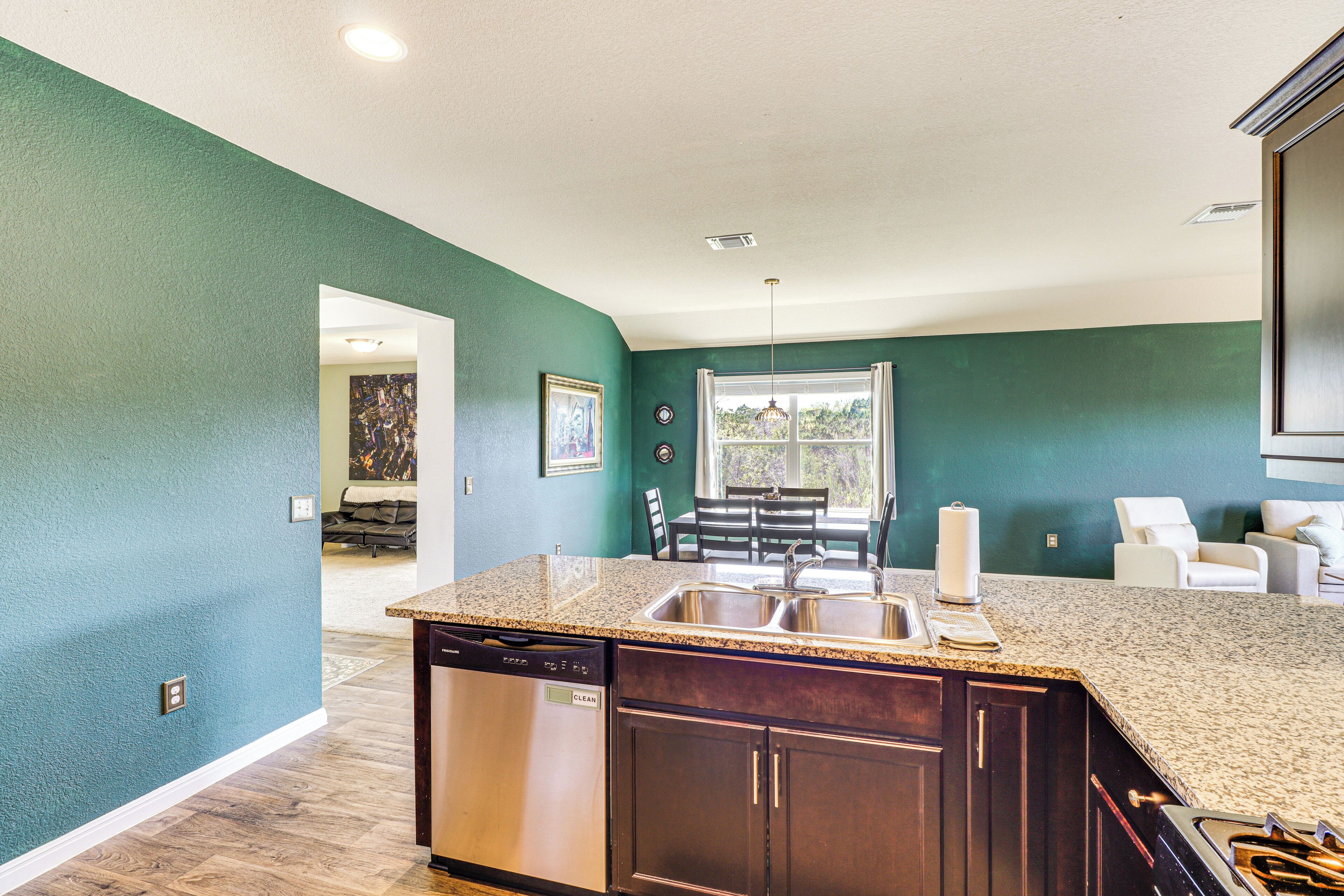 House (4 Bedrooms) | Interior