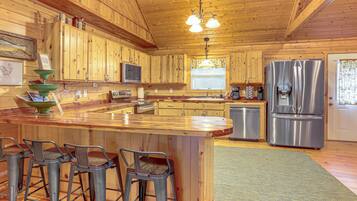 House (2 Bedrooms) | Interior