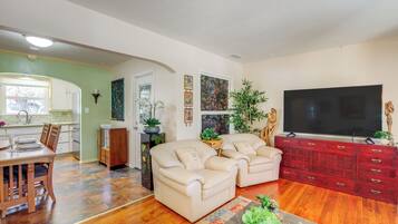 Cottage (2 Bedrooms) | Interior