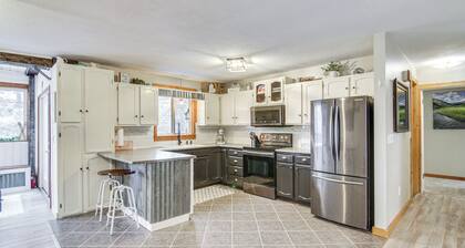 11 Mi to Bozeman: Family Home w/ Movie Room!