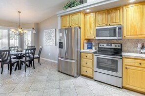 House (3 Bedrooms) | Interior