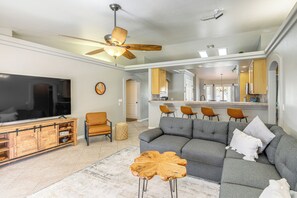 House (3 Bedrooms) | Interior
