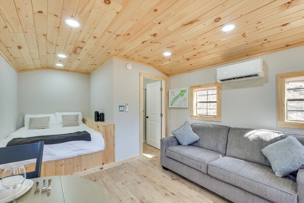 Apartment (0 Bedroom) | Interior