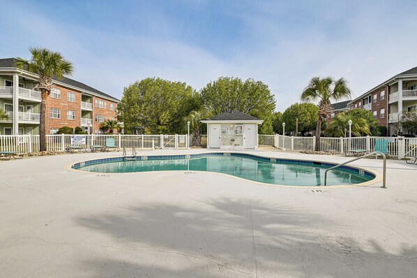 Interior - 6 Mi to Myrtle Beach Hot Spots: Cozy Condo! (Socastee)