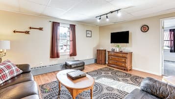 Apartment (3 Bedrooms) | Front of property