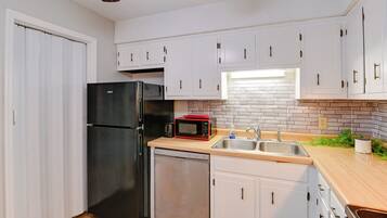 Apartment (1 Bedroom) | Interior