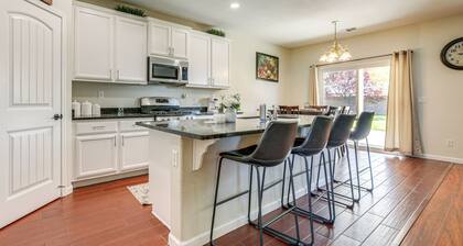 7 Mi to Dtwn: Home w/ Fenced Yard in Roseville!