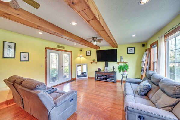 House (3 Bedrooms) | Front of property