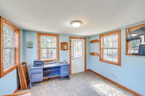 House (3 Bedrooms) | Interior - 6-acre Family-friendly Getaway in Niles! (Niles)