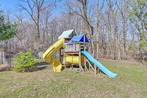 House (3 Bedrooms) | Interior - 6-acre Family-friendly Getaway in Niles! (Niles)