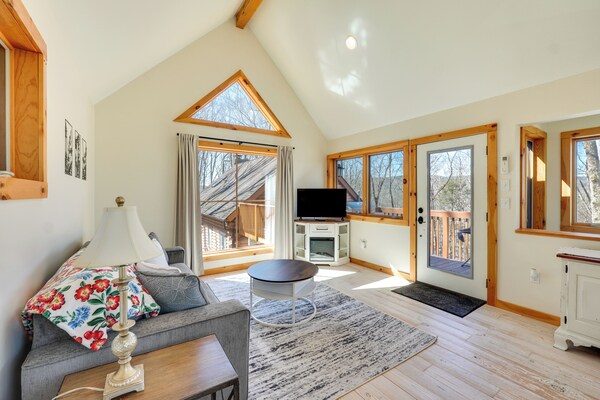 Hike & Fish: Outdoor Retreat Near Trails - Waterfront, Cuddebackville