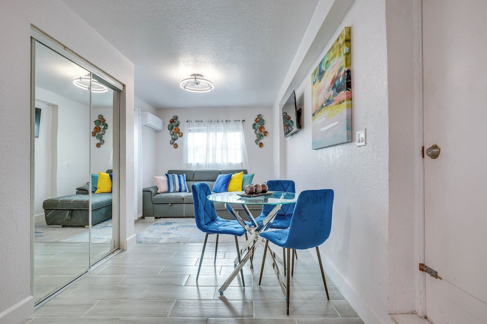 2 Mi to Hard Rock Stadium: Studio in Miami Gardens - Lake Lucerne, FL