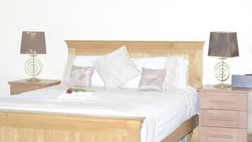 4 slaapkamers, een strijkplank/strijkijzer, wifi, beddengoed