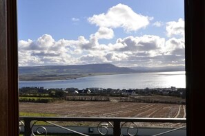 Interior - Lodges Estate: Spacious Retreat for Up to 10 Guests (Greencastle)