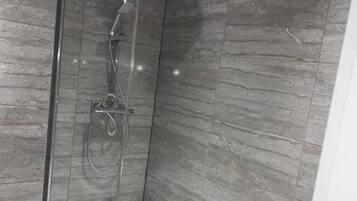 Apartment | Bathroom | Shower, towels