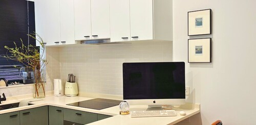 Brilliant Hong Kong Island Seaside Chic 1-bedroom Condo - Beach and City Access