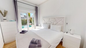 2 bedrooms, iron/ironing board, free WiFi, bed sheets