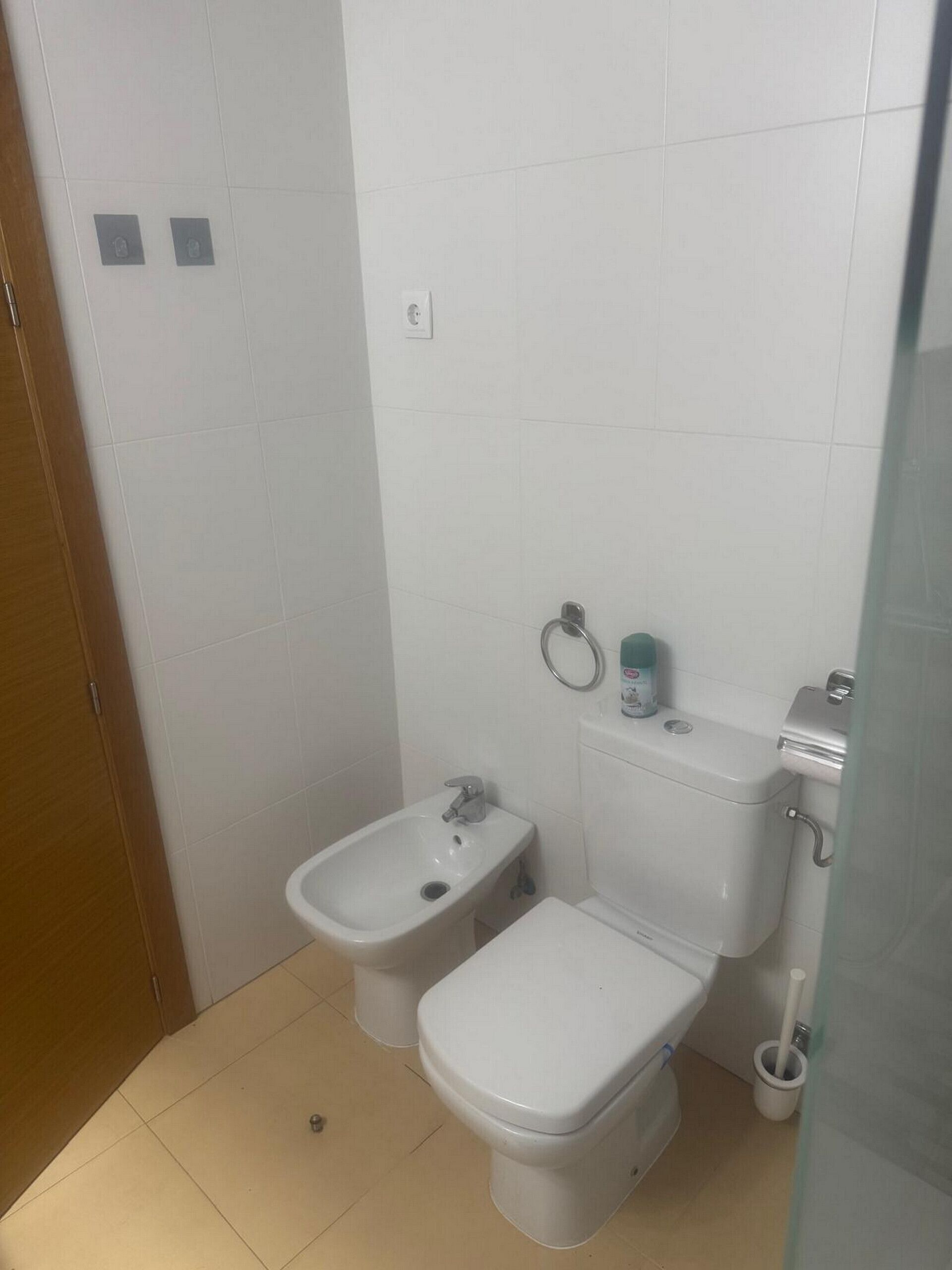 Dusch, hårtork och handdukar