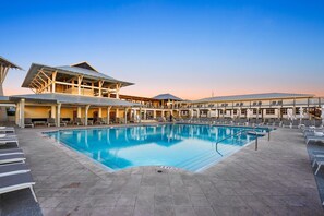Piscine extérieure, piscine chauffée
