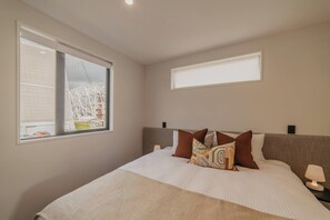 2 Schlafzimmer, Bügeleisen/Bügelbrett, Bettwäsche