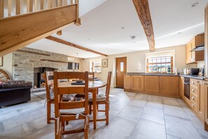 Dining - Coygen Cottage (Brecon)