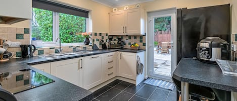 Fridge, microwave, oven, dishwasher