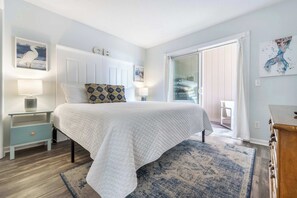 2 bedrooms, WiFi, bed sheets - Seaside Retreat @ Sand Pebbles (Carolina Beach)