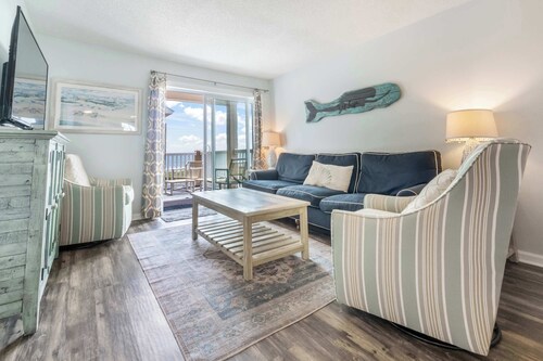 Seaside Retreat @ Sand Pebbles
