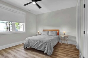 4 室のベッドルーム、WiFi、ベッドシーツ