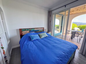 2 bedrooms, iron/ironing board, WiFi - Air-conditioned apartment with sea view - Les Restanques SWIMMING POOLS TENNIS (Grimaud)