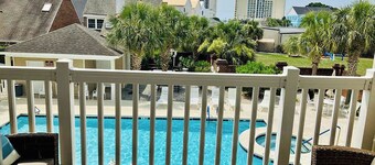 Oceanview l 3BR l Sleeps 8 l Ocean Views