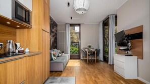 Luxury-Suite, Veranda, Blick auf den Innenhof | Eigene Küche