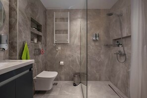 Dusche, Haartrockner, Handtücher