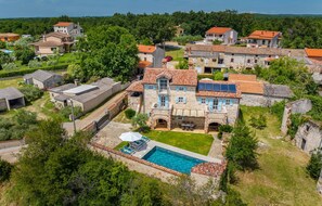 Exterior - Villa Lamija - beautiful authentic stone villa villa private pool, foosball, darts and billiard (Susnjici)
