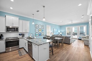 Fridge, microwave, oven, stovetop - Beach Facing, 4Bd, Sleeps 10, Bikes, BBQ, Pool (Gulf Shores)
