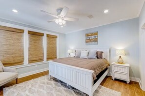 2 chambres, fer et planche à repasser, lit parapluie, Wi-Fi gratuit