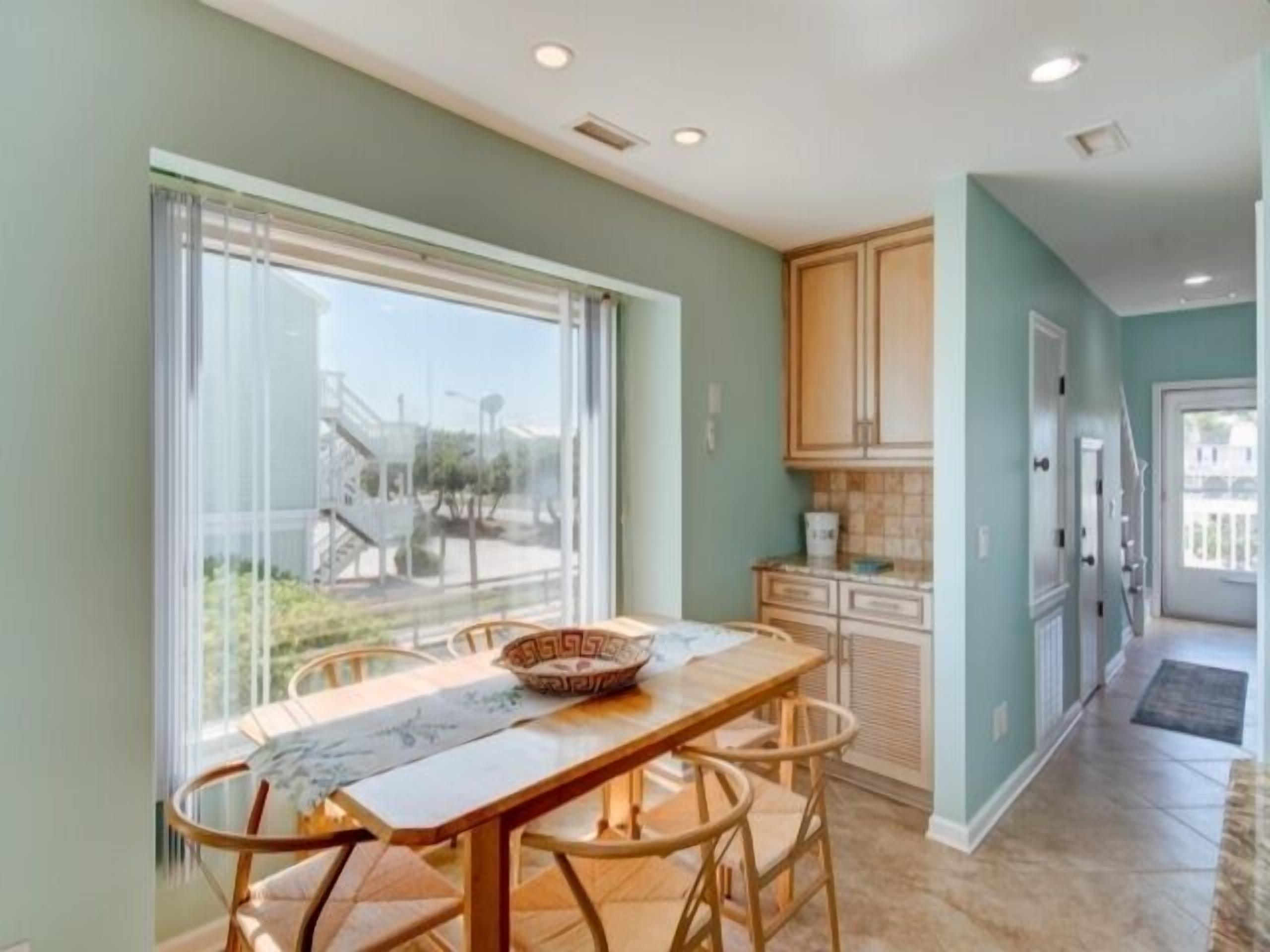 Townhome, 3 Bedrooms | Dining