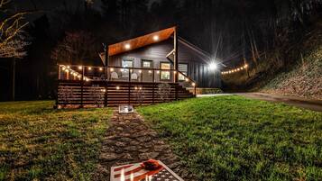 Cabin, 3 Bedrooms | Property grounds