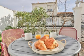 屋外ダイニングエリア