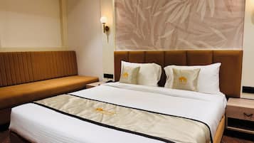 Deluxe Double Room, 1 King Bed, City View