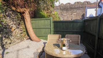 Cottage | Outdoor dining