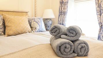 1 bedroom, individually decorated, individually furnished, free WiFi