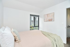 2 habitaciones, tabla de planchar con plancha y wifi gratis 