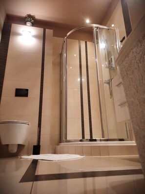 Luxury Senate Apartment | Badrum