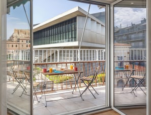 Hill view - Acropolis Museum Retreat by GHH (Athens)