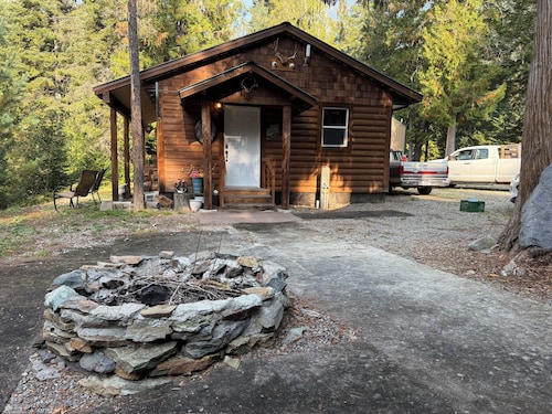 Cozy 1 & 2 bedroom Cabin Hideaways up the Coeur d'Alene River North Fork